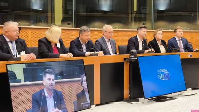 [FOTO] Twierdza Srebra Góra, Kościół Pokoju i Wielka Sowa w Brukseli? Tak! Trzydniowa wizyta władz Dolnego Śląska w Parlamencie Europejskim