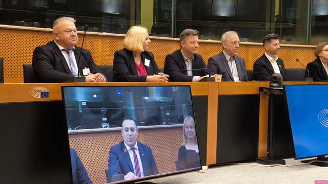 [FOTO] Twierdza Srebra Góra, Kościół Pokoju i Wielka Sowa w Brukseli? Tak! Trzydniowa wizyta władz Dolnego Śląska w Parlamencie Europejskim