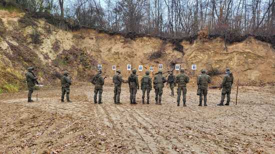 [FOTO] Żołnierze z Kłodzka trenowali na strzelnicy w Krzelkowie