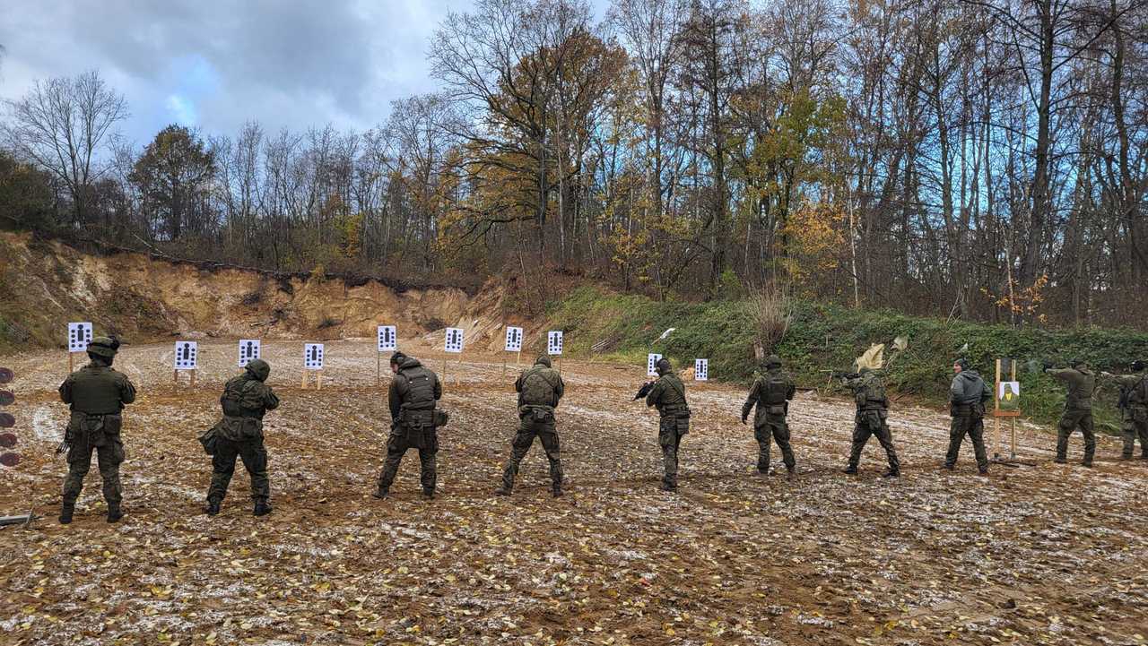 [FOTO] Żołnierze z Kłodzka trenowali na strzelnicy w Krzelkowie