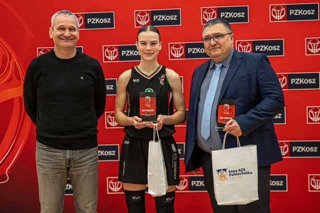 [FOTO] Srebrny sukces młodych koszykarek z Ziębic – Zuzanna Smędzik z tytułem MVP!