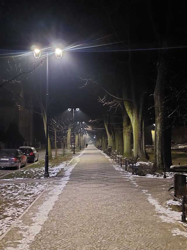 [FOTO] Trwa wymiana oświetlenia na terenie Ząbkowic Śląskich, gdzie pojawią się nowe lampy?