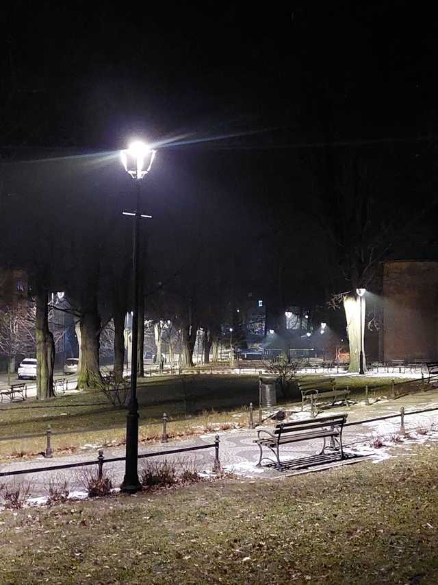 [FOTO] Trwa wymiana oświetlenia na terenie Ząbkowic Śląskich, gdzie pojawią się nowe lampy?