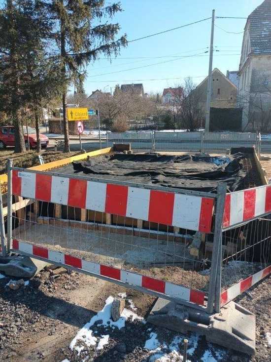 [FOTO] Remont ul. Bocznej w Ciepłowodach nabiera tempa
