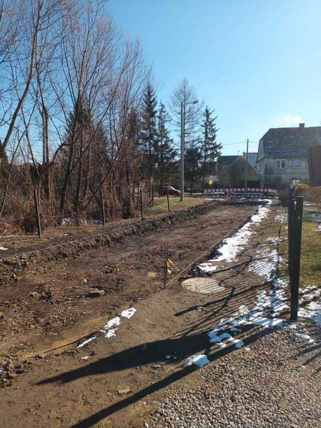 [FOTO] Remont ul. Bocznej w Ciepłowodach nabiera tempa