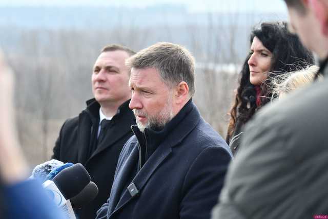 [FOTO] Kiedy rozpocznie się budowa zbiornika retencyjnego Kamieniec Ząbkowicki? Konferencja ministrów Kierwińskiego oraz Roguskiej w Suszce