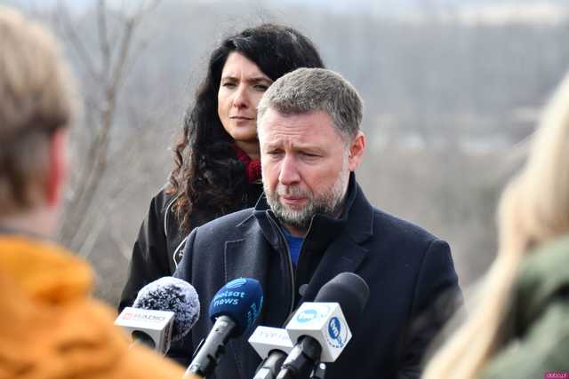 [FOTO] Kiedy rozpocznie się budowa zbiornika retencyjnego Kamieniec Ząbkowicki? Konferencja ministrów Kierwińskiego oraz Roguskiej w Suszce