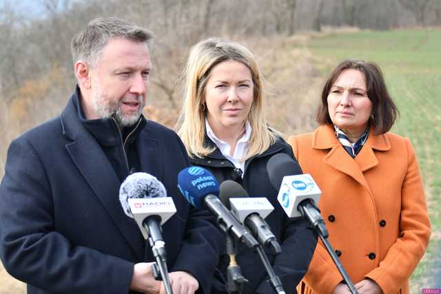 [FOTO] Kiedy rozpocznie się budowa zbiornika retencyjnego Kamieniec Ząbkowicki? Konferencja ministrów Kierwińskiego oraz Roguskiej w Suszce