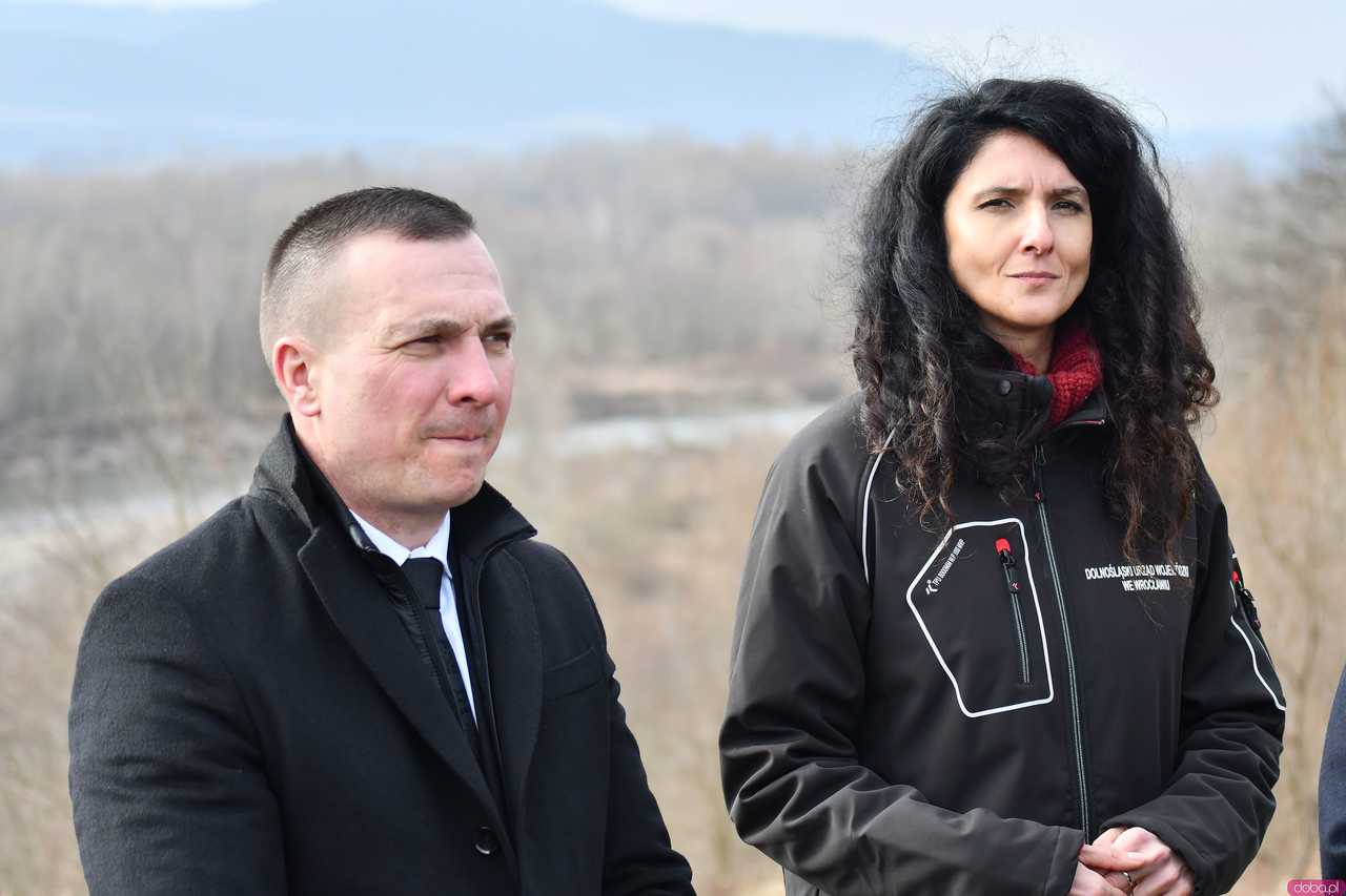 [FOTO] Kiedy rozpocznie się budowa zbiornika retencyjnego Kamieniec Ząbkowicki? Konferencja ministrów Kierwińskiego oraz Roguskiej w Suszce