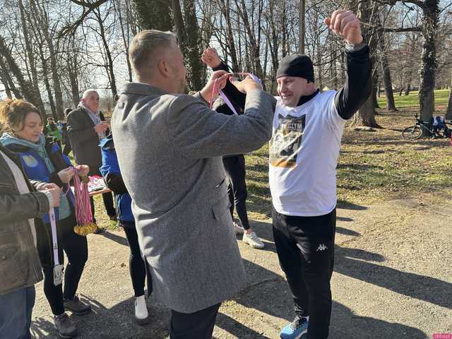 [FOTO] Kamieniec Ząbkowicki upamiętnił Żołnierzy Wyklętych podczas Biegu Tropem Wilczym