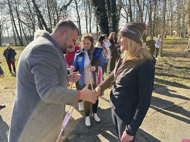 [FOTO] Kamieniec Ząbkowicki upamiętnił Żołnierzy Wyklętych podczas Biegu Tropem Wilczym