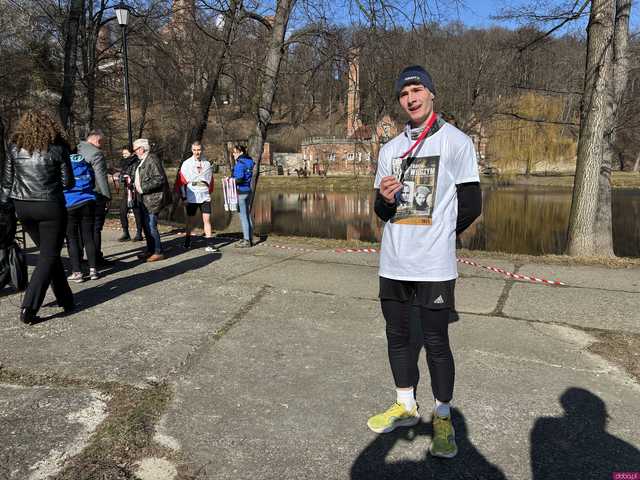 [FOTO] Kamieniec Ząbkowicki upamiętnił Żołnierzy Wyklętych podczas Biegu Tropem Wilczym