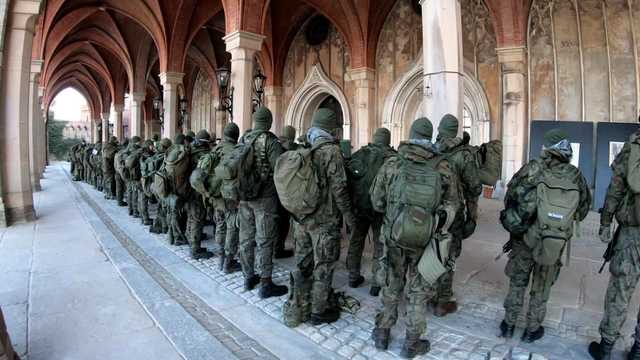 [FOTO] Żołnierze Wojsk Obrony Terytorialnej szkolili się w Kamieńcu Ząbkowickim!