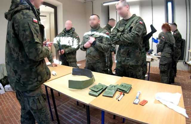 [FOTO] Żołnierze Wojsk Obrony Terytorialnej szkolili się w Kamieńcu Ząbkowickim!