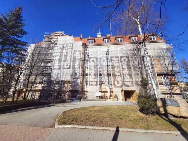 [FOTO] W Ząbkowicach Śląskich trwa renowacja budynku Zespołu Szkół Zawodowych