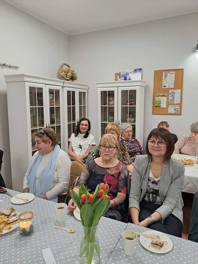 [FOTO] Literacko i kosmetycznie! Tak świętowano Dzień Kobiet w Brzeźnicy