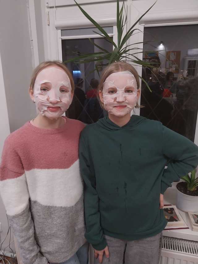[FOTO] Literacko i kosmetycznie! Tak świętowano Dzień Kobiet w Brzeźnicy