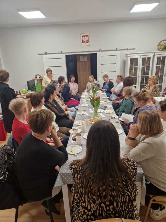 [FOTO] Literacko i kosmetycznie! Tak świętowano Dzień Kobiet w Brzeźnicy