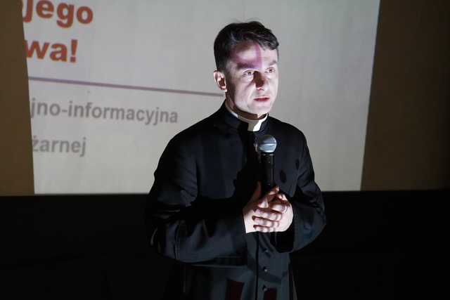 [FOTO] Jak reagować w kryzysie? Licealistki z Henrykowa zorganizowały warsztaty dla młodzieży w tej tematyce 
