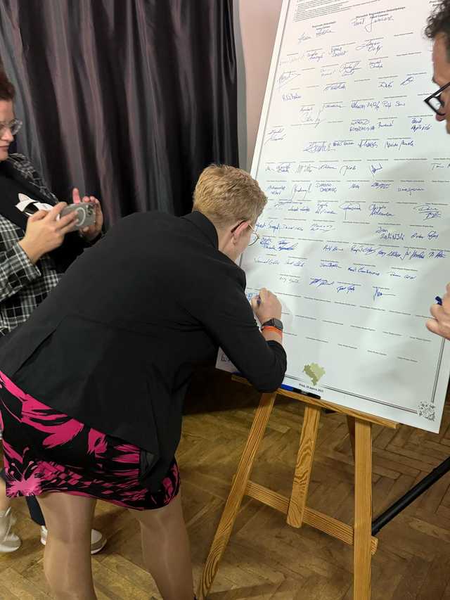 [FOTO] Samorządowcy z naszego powiatu podpisali Deklarację Sudecką 2035. Przedstawiamy główne założenia!