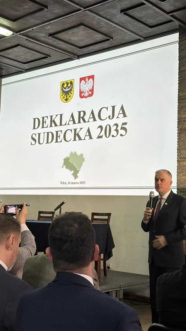 [FOTO] Samorządowcy z naszego powiatu podpisali Deklarację Sudecką 2035. Przedstawiamy główne założenia!