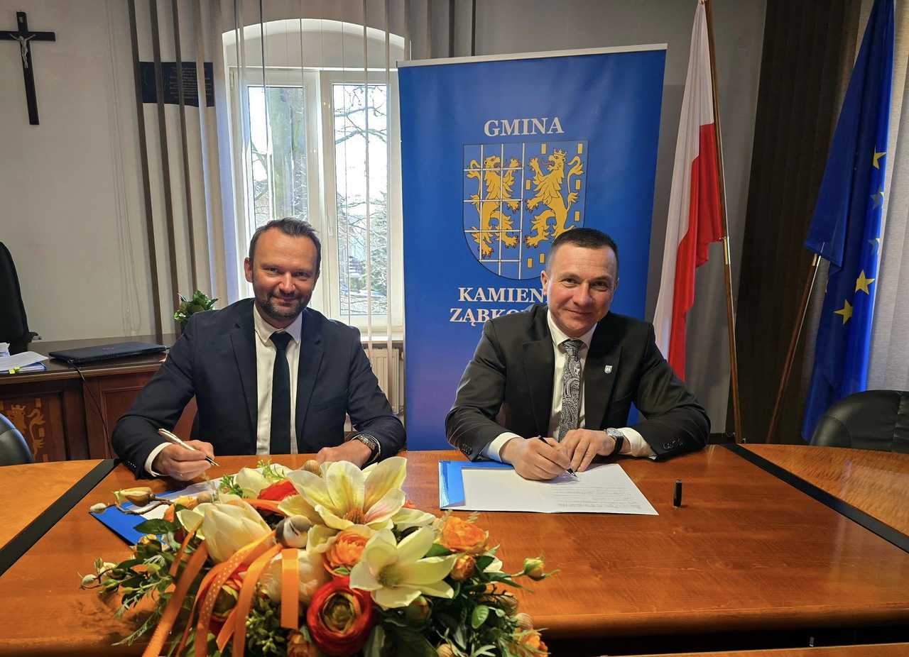 [FOTO] Wsparcie dla mieszkańców Kamieńca Ząbkowickiego. Podpisano porozumienie w sprawie opieki specjalistycznej