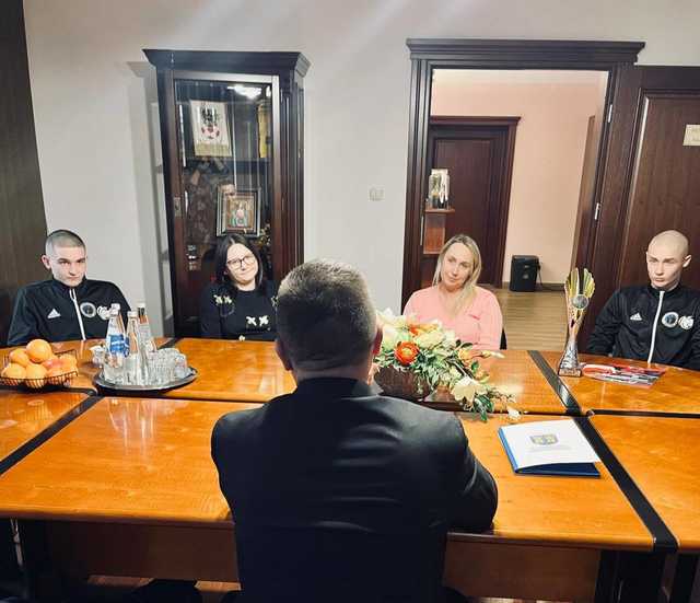[FOTO] Maciej Bochowicz i Łukasz Kieniuk z Kamieńca Ząbkowickiego stanęli na podium mistrzostw Dolnego Śląska w boksie!