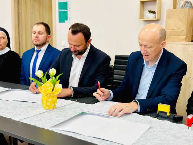 [FOTO] Mieszkańcy Ziębic skorzystają z usług Środowiskowego Domu Samopomocy w Paczkowie