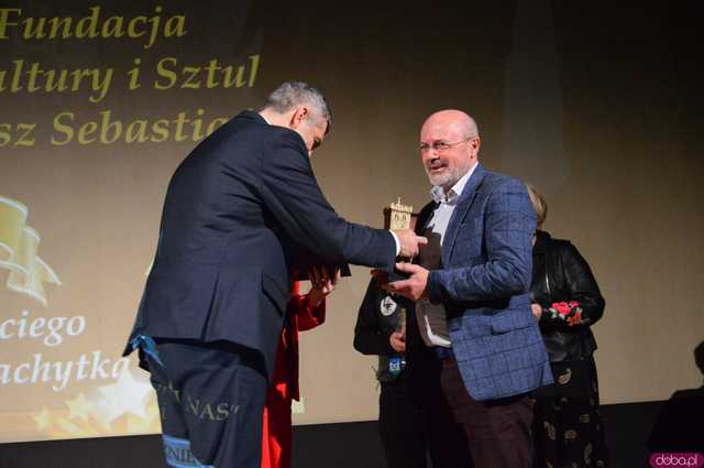 [WIDEO, FOTO] Kto w tym roku został wyróżniony za zasługi dla gminy? Znamy laureatów Ząbkowickich Krzywych Wież 2024!