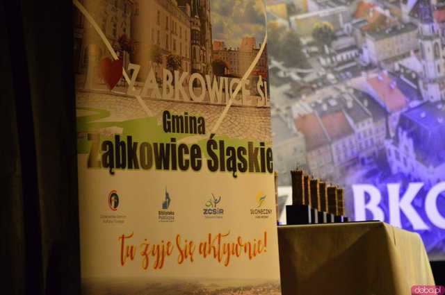 [WIDEO, FOTO] Kto w tym roku został wyróżniony za zasługi dla gminy? Znamy laureatów Ząbkowickich Krzywych Wież 2024!