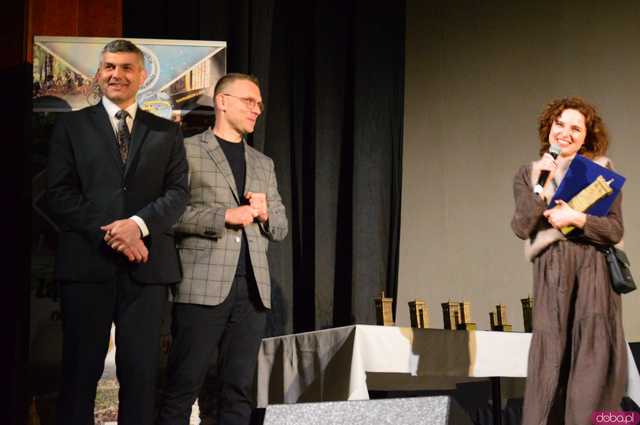 [WIDEO, FOTO] Kto w tym roku został wyróżniony za zasługi dla gminy? Znamy laureatów Ząbkowickich Krzywych Wież 2024!