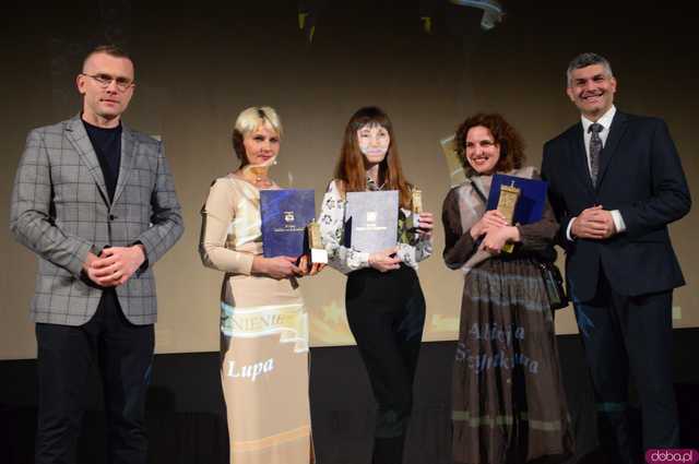 [WIDEO, FOTO] Kto w tym roku został wyróżniony za zasługi dla gminy? Znamy laureatów Ząbkowickich Krzywych Wież 2024!