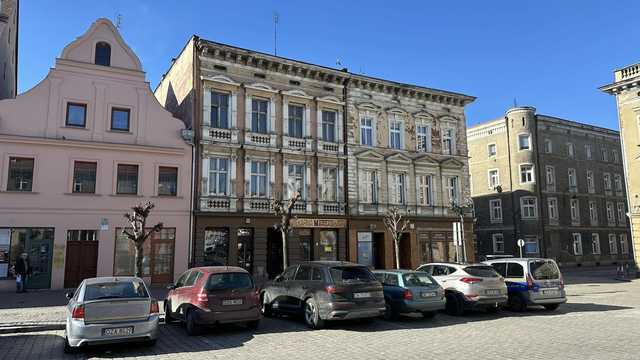 [FOTO] Podpisano pierwsze umowy na remonty elewacji w Ziębicach