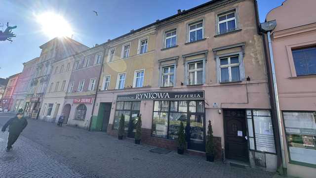 [FOTO] Podpisano pierwsze umowy na remonty elewacji w Ziębicach