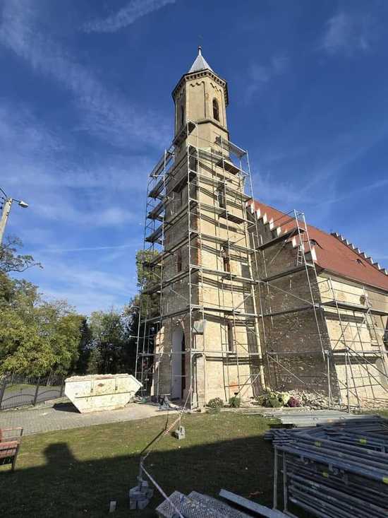 [FOTO] Będzie remont elewacji kościoła w Dobrzenicach