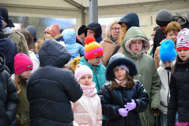 [FOTO] Nie zgadniecie, co przyciągnęło tyle osób na Jarmark Wielkanocny w Kamieńcu Ząbkowickim...