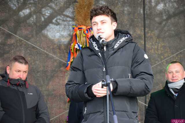 [FOTO] Nie zgadniecie, co przyciągnęło tyle osób na Jarmark Wielkanocny w Kamieńcu Ząbkowickim...