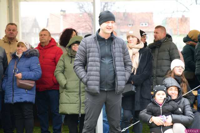 [FOTO] Nie zgadniecie, co przyciągnęło tyle osób na Jarmark Wielkanocny w Kamieńcu Ząbkowickim...