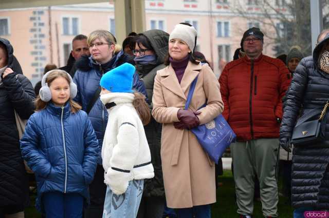 [FOTO] Nie zgadniecie, co przyciągnęło tyle osób na Jarmark Wielkanocny w Kamieńcu Ząbkowickim...