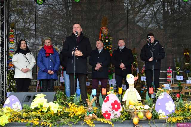 [FOTO] Nie zgadniecie, co przyciągnęło tyle osób na Jarmark Wielkanocny w Kamieńcu Ząbkowickim...