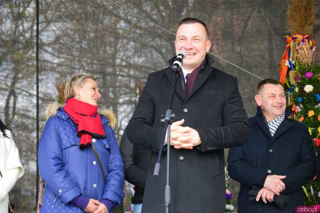 [FOTO] Nie zgadniecie, co przyciągnęło tyle osób na Jarmark Wielkanocny w Kamieńcu Ząbkowickim...