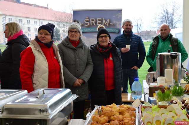 [FOTO] Nie zgadniecie, co przyciągnęło tyle osób na Jarmark Wielkanocny w Kamieńcu Ząbkowickim...