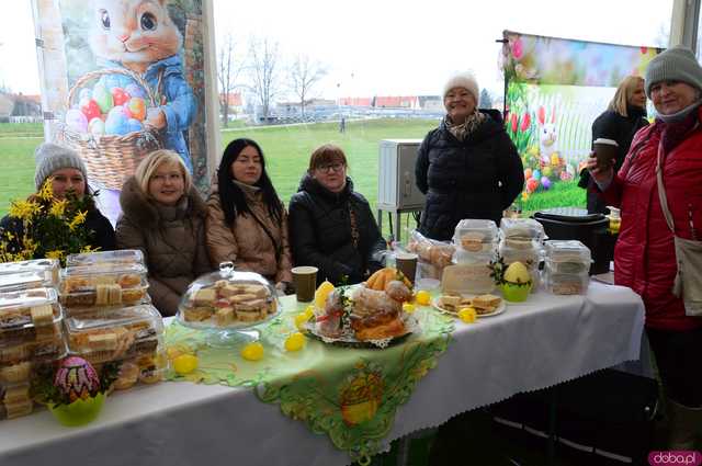 [FOTO] Nie zgadniecie, co przyciągnęło tyle osób na Jarmark Wielkanocny w Kamieńcu Ząbkowickim...