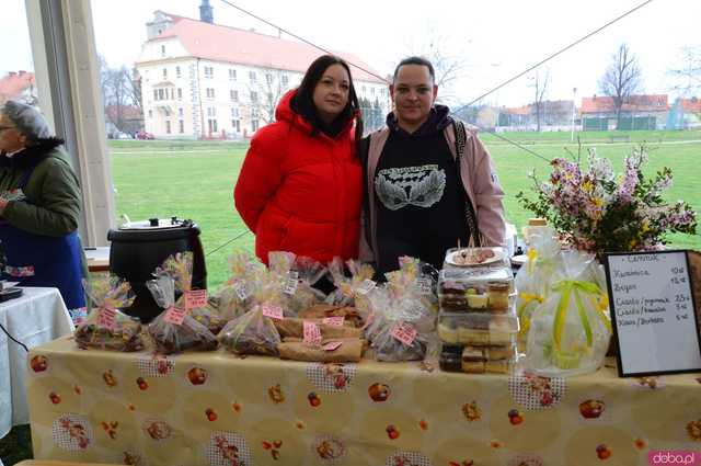 [FOTO] Nie zgadniecie, co przyciągnęło tyle osób na Jarmark Wielkanocny w Kamieńcu Ząbkowickim...