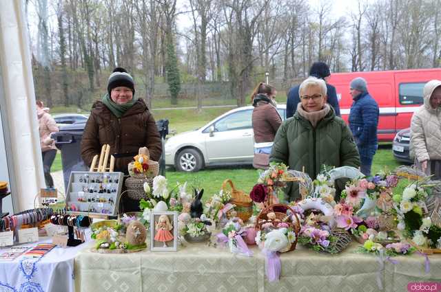[FOTO] Nie zgadniecie, co przyciągnęło tyle osób na Jarmark Wielkanocny w Kamieńcu Ząbkowickim...