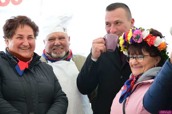 [FOTO] Nie zgadniecie, co przyciągnęło tyle osób na Jarmark Wielkanocny w Kamieńcu Ząbkowickim...