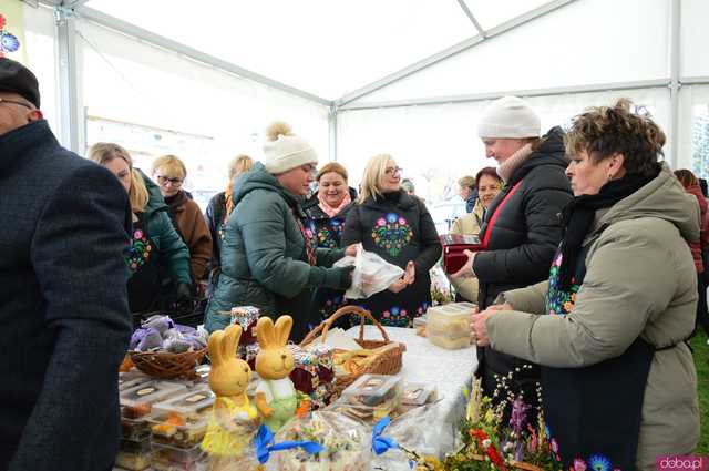 [FOTO] Nie zgadniecie, co przyciągnęło tyle osób na Jarmark Wielkanocny w Kamieńcu Ząbkowickim...