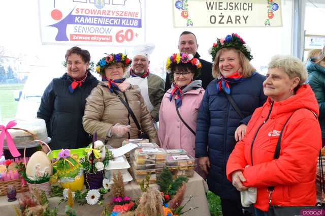 [FOTO] Nie zgadniecie, co przyciągnęło tyle osób na Jarmark Wielkanocny w Kamieńcu Ząbkowickim...