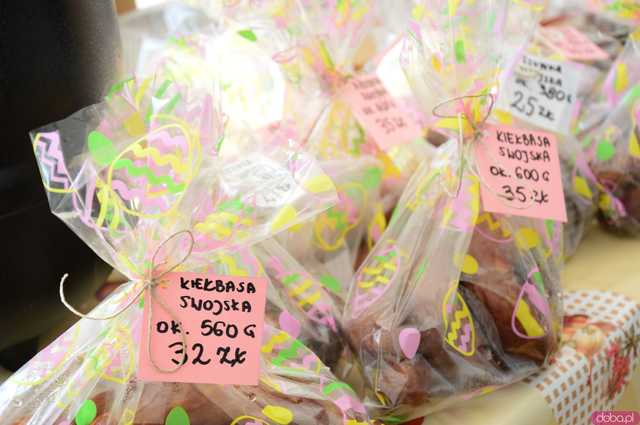 [FOTO] Nie zgadniecie, co przyciągnęło tyle osób na Jarmark Wielkanocny w Kamieńcu Ząbkowickim...