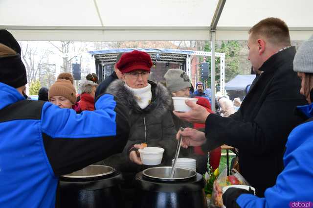 [FOTO] Nie zgadniecie, co przyciągnęło tyle osób na Jarmark Wielkanocny w Kamieńcu Ząbkowickim...
